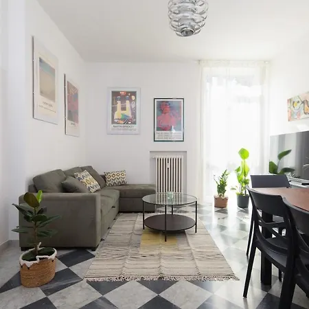 Spacious And Bright With Free Parking Apartamento Florença